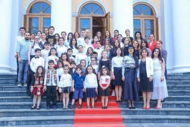Сапаниди продолжает путь верности армянскому языку